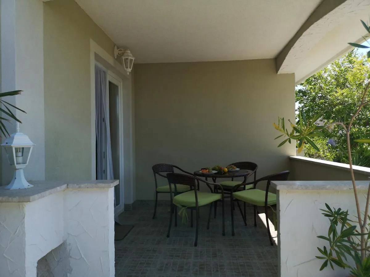 Apartment Banjol 5071A Croatia