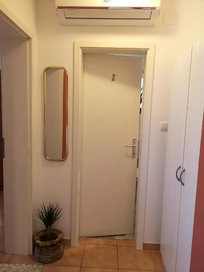 Apartment Banjol 5071A Croatia